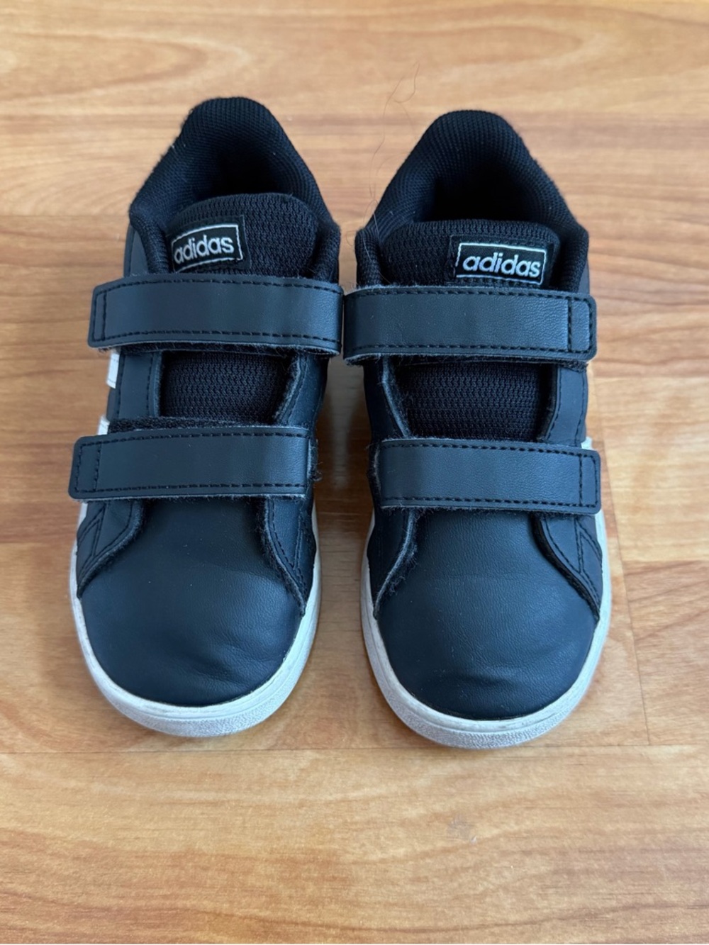 Adidas Grand Court 1 Toddler Shoes with White Sole and Velcro Straps